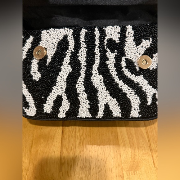 New in the box Rachel Zoe Elegant Black and White Zebra print Beaded Bag - Picture 6 of 16
